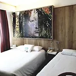 Kyriad Centre 3* Tours