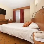Kyriad Centre Tours