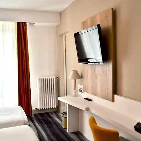 Kyriad Centre فندق 3*