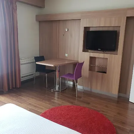 Kyriad Centre Hotel 3*