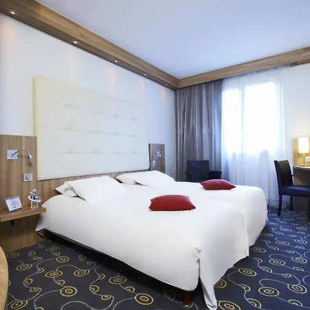 Hotel Kyriad Centre 3*