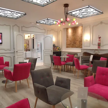 فندق Kyriad Centre 3*