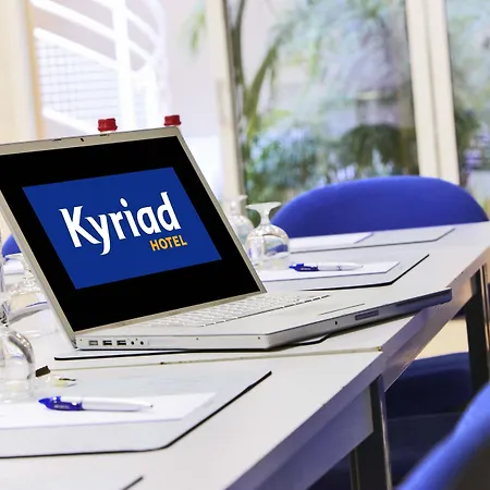 Hotel Kyriad Centre 3*