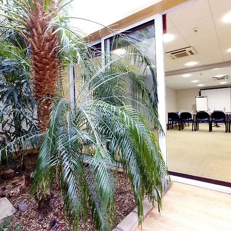 فندق Kyriad Centre 3*