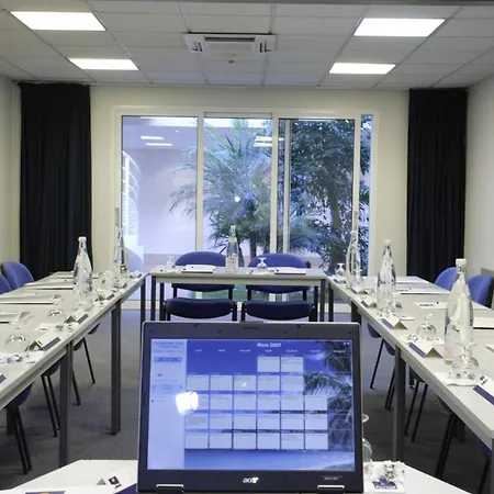 מלון Kyriad Centre
