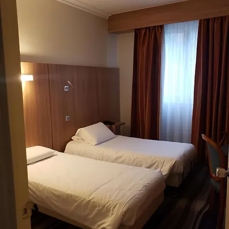 Kyriad Centre تور