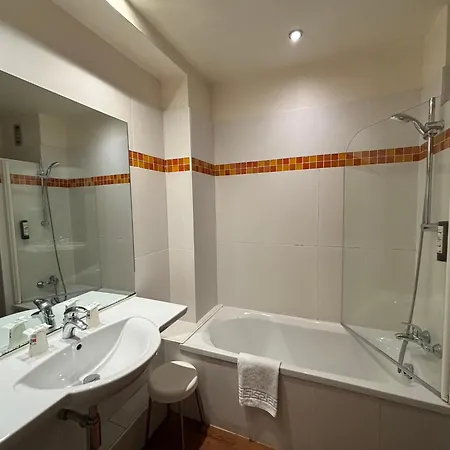 Kyriad Centre فندق 3*