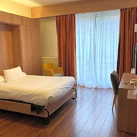 Kyriad Centre Hotel 3*