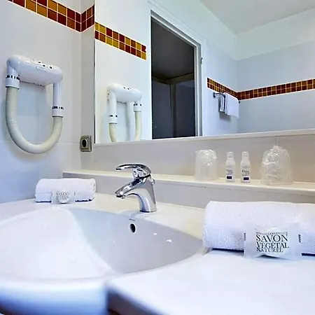 Hotel Kyriad Centre Tours