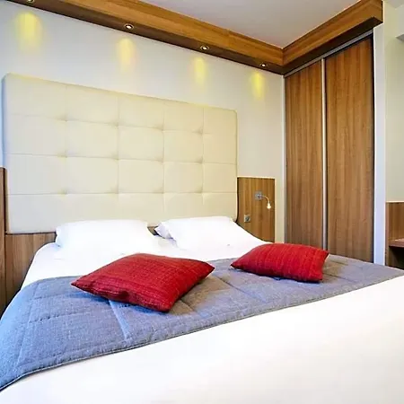 Kyriad Centre 3* Tours