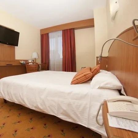 Kyriad Centre تور