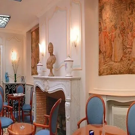 Kyriad Centre فندق