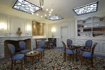 图尔中心基里亚德酒店