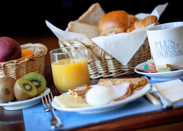 Kyriad Centre מלון 3*