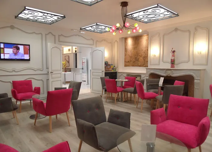 מלון Kyriad Centre 3*