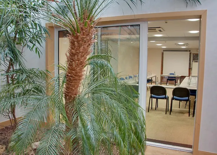 Hotel Kyriad Centre 3*