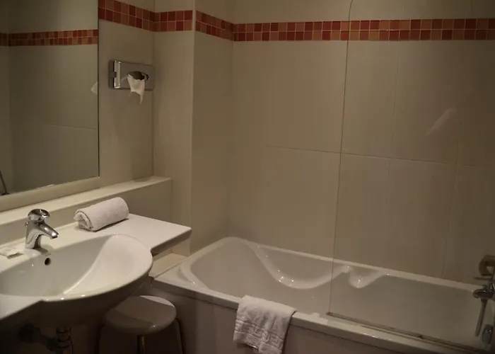 Kyriad Centre Hotel 3*