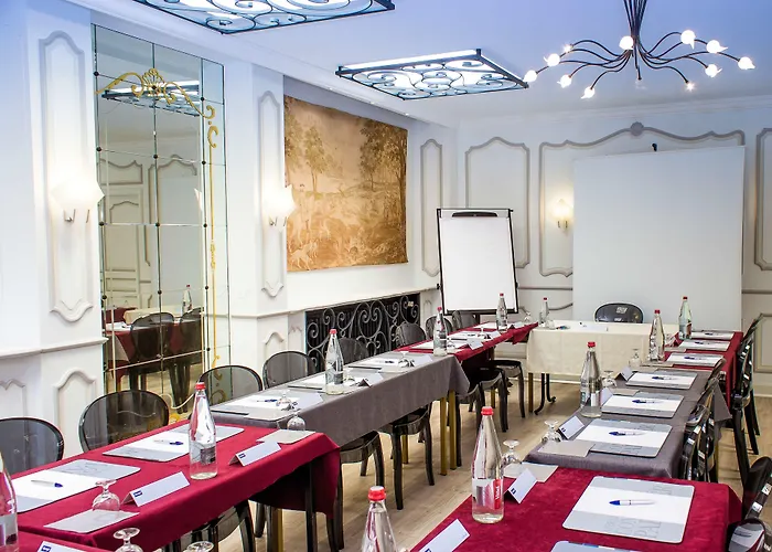 Hotel Kyriad Centre Tours