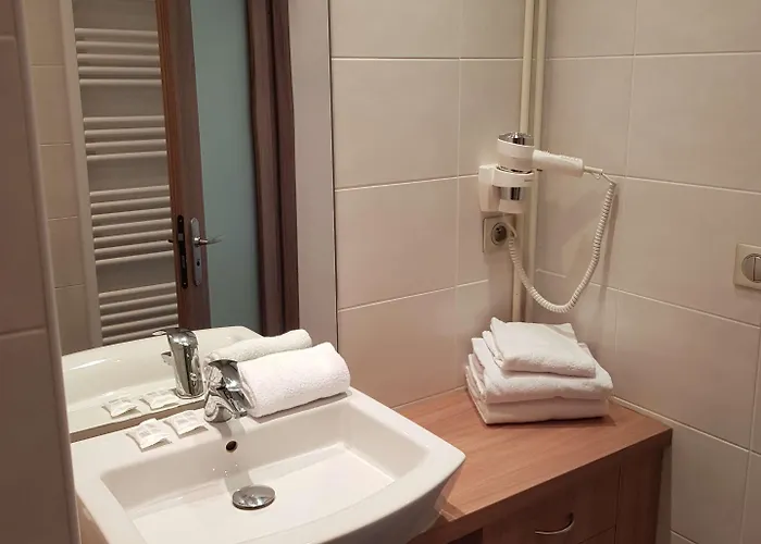 Hotel Kyriad Centre 3*