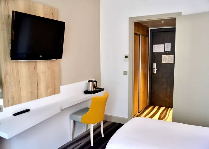 图尔中心基里亚德酒店