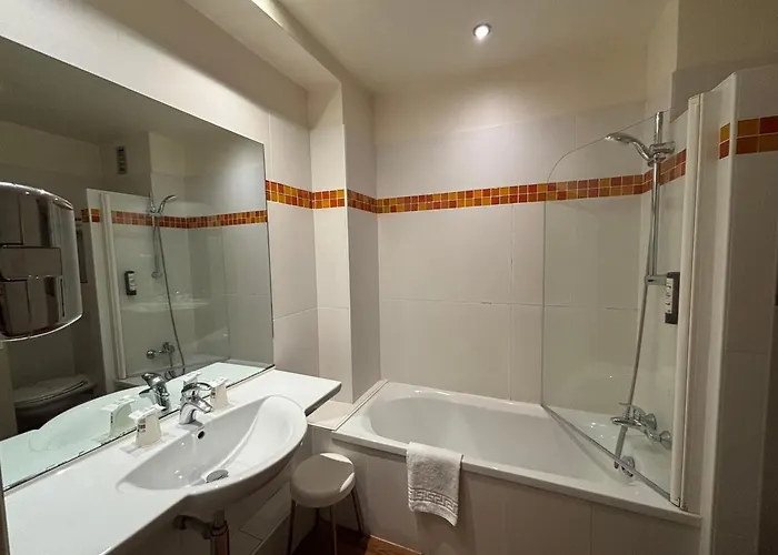 Kyriad Centre Hotel 3*