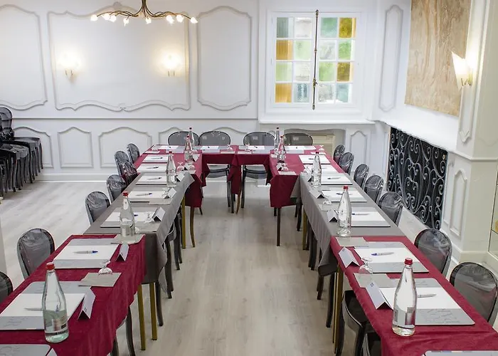 Ξενοδοχείο Kyriad Centre 3*