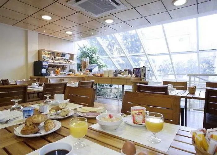 מלון Kyriad Centre טור