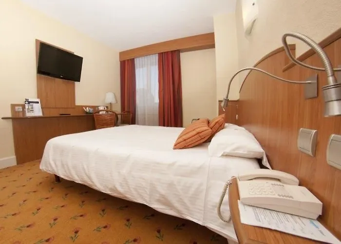 Kyriad Centre טור